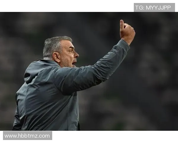 足球明星背后的秘密师傅是谁他们如何影响球员的成长与成就